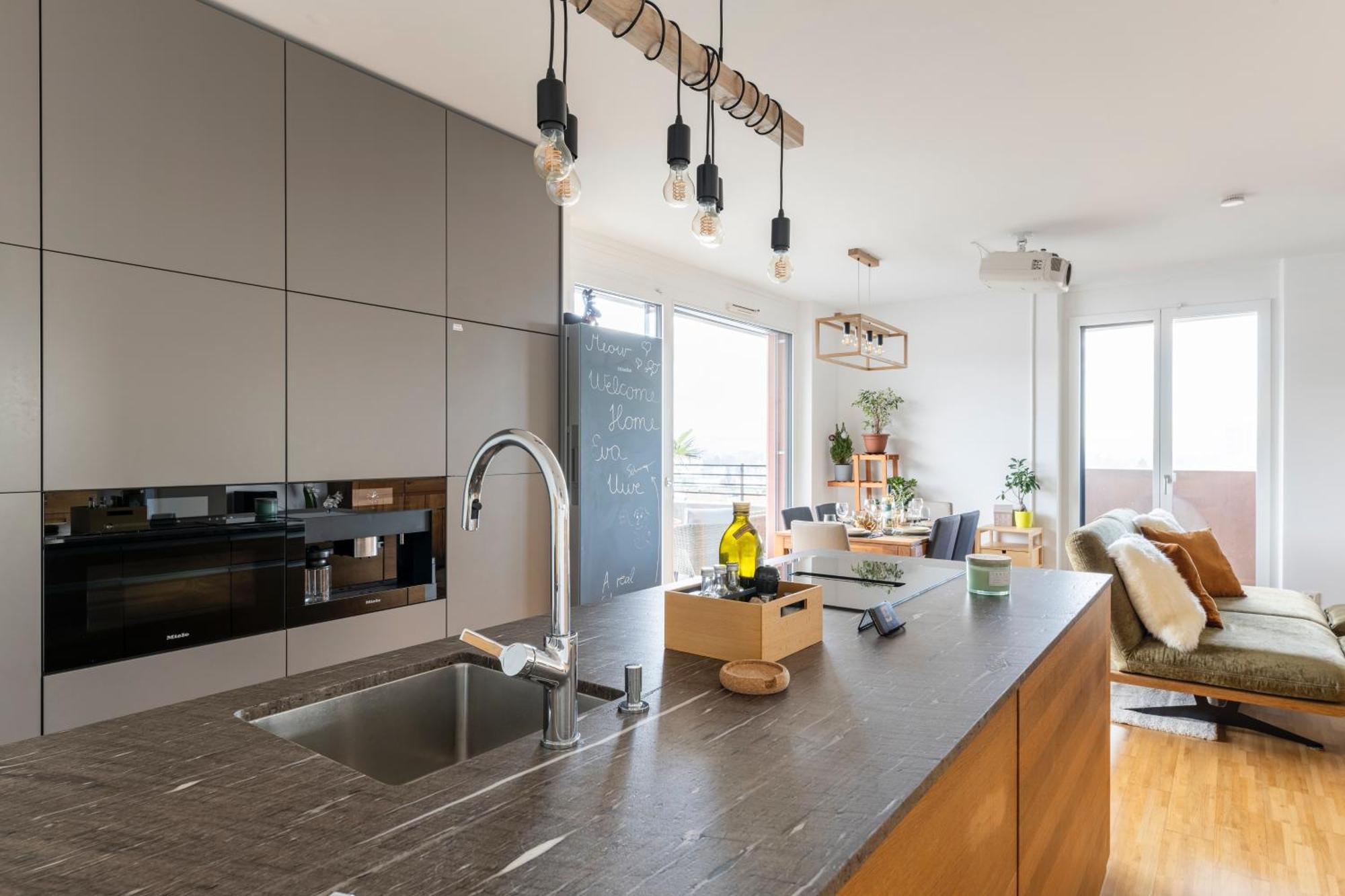 Edler Wohnraum Panoramablick 3 Sz Boxspringbetten, E-Ladestation, Kaffeevollautomat, Klima, Lift, Terrasse & 2Xtg Graz Luaran gambar